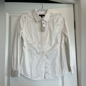 Banana Republic tailored fit 8 petite button up shirt.